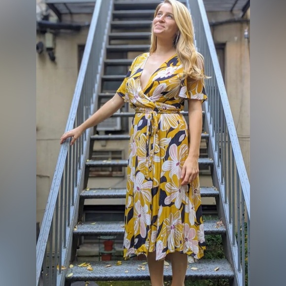 Slate and Willow Mod Daisy Wrap Dress size XS - Picture 1 of 10